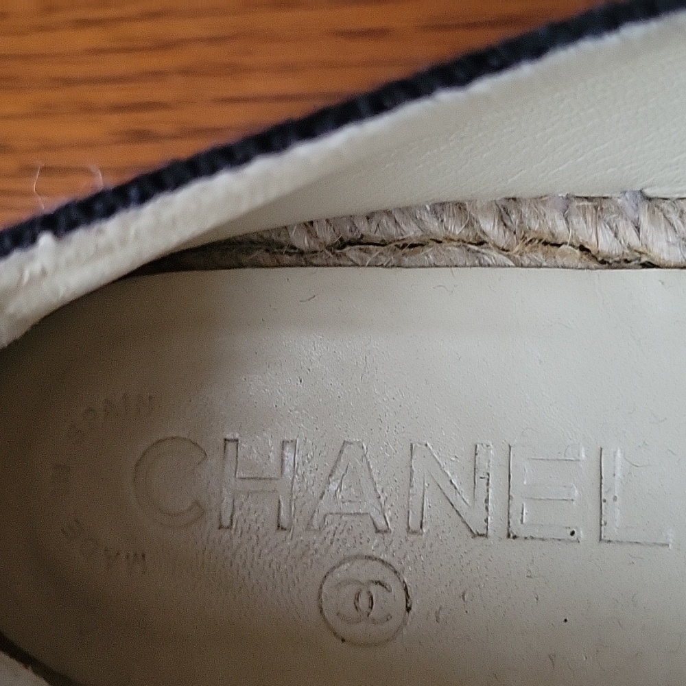 Chanel classic logo shoes size 7 - Picture 12 of 14